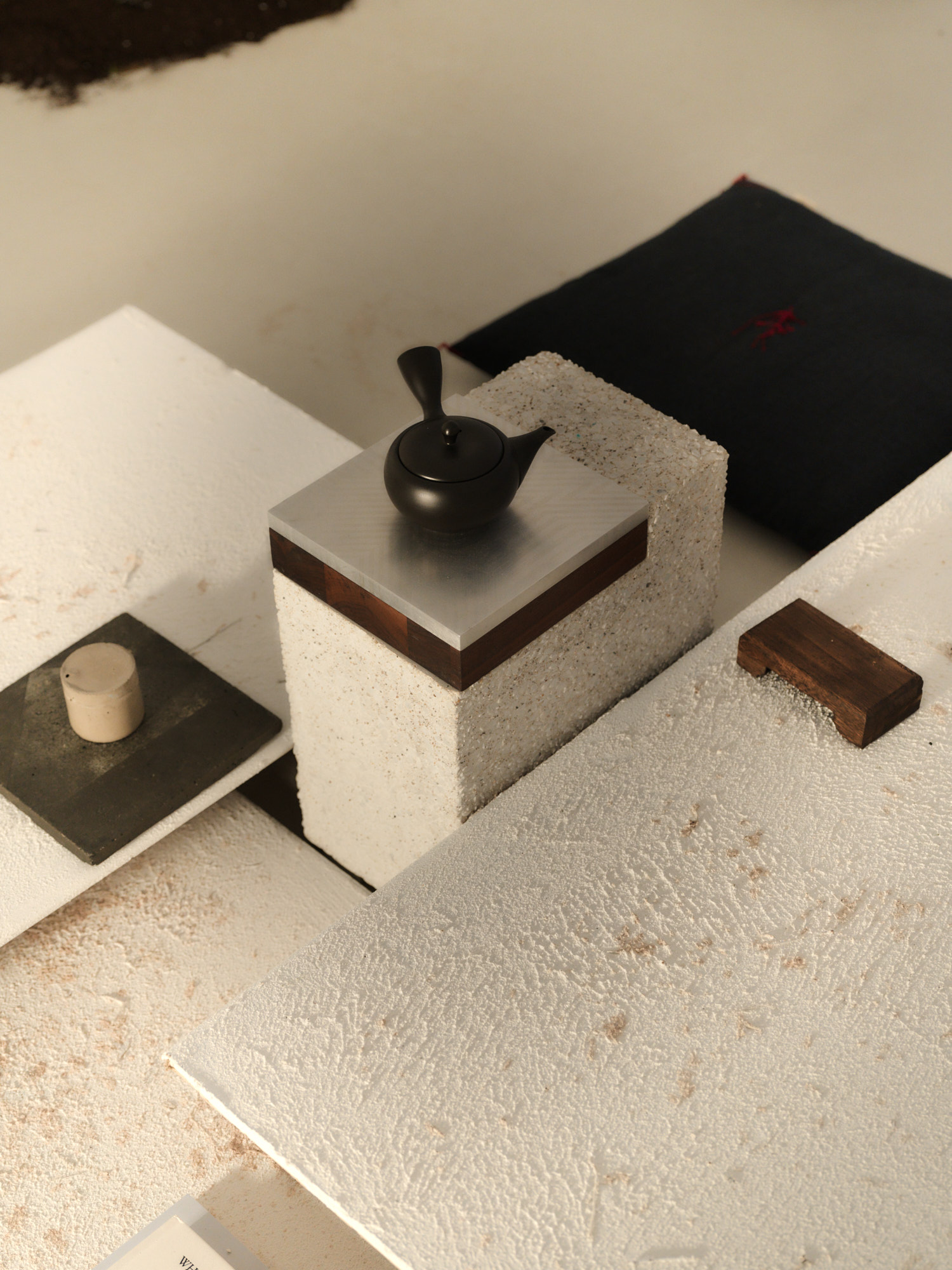 Tea objects and tables